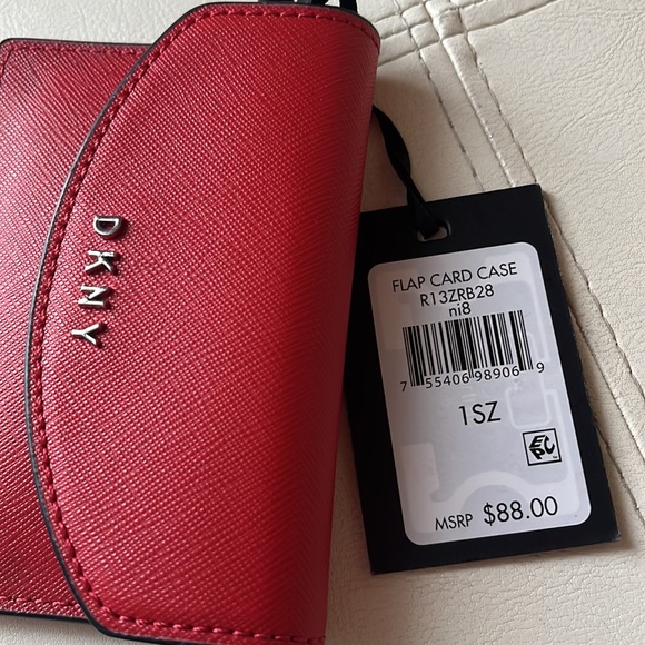 DKNY - Picture 4 of 8